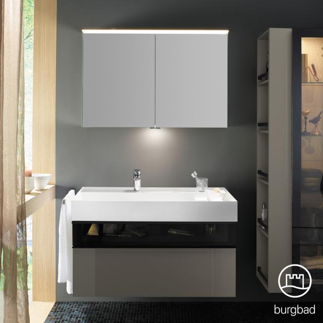 Burgbad Yumo Set Waschtisch inkl. Ablage mit Waschtischunterschrank und Spiegelschrank grau hochglanz/bronze, Waschtisch weiß