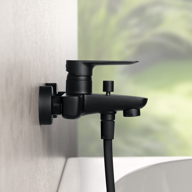 Delta Faucet Duschverkleidungsset Modern Raincan – Schwarz, Mit Regenduschkopf & Monitor-Ventil