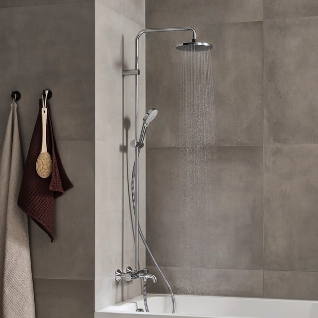 hansgrohe Vernis Blend exposed shower system with bath spout ...