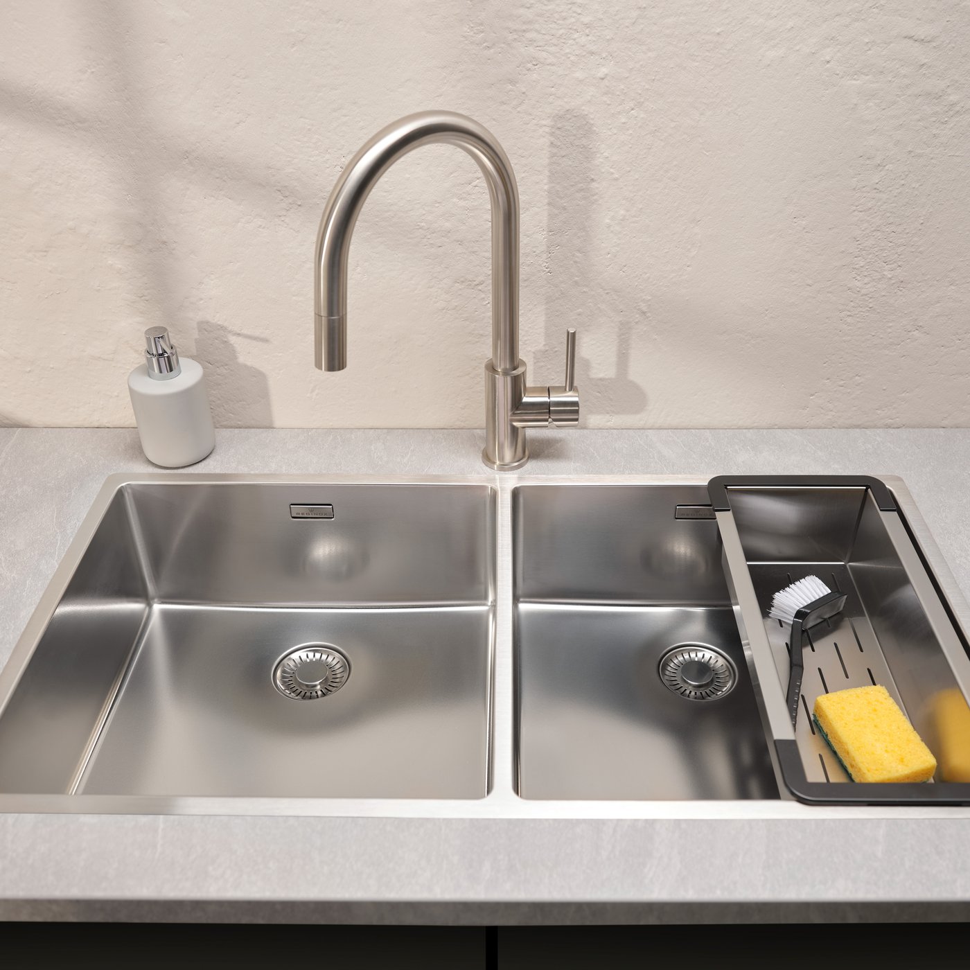 Reginox New York kitchen sink stainless steel silk gloss - R28254 | REUTER
