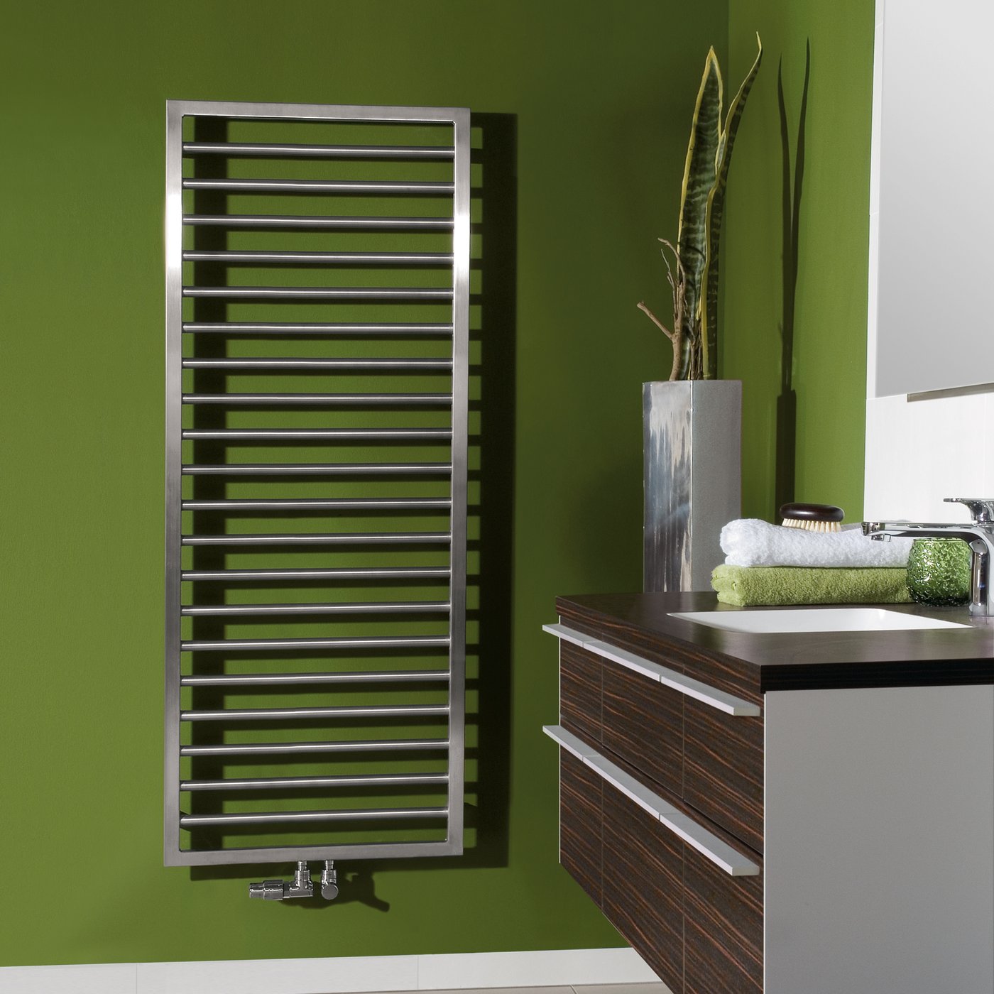 Zehnder Subway towel radiator, hot water or mixed operation 502 W, chrome