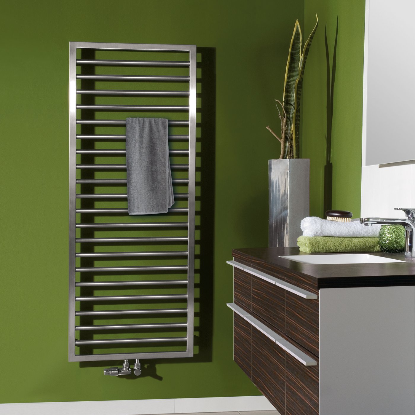 Zehnder Subway towel radiator, hot water or mixed operation 502 W, chrome